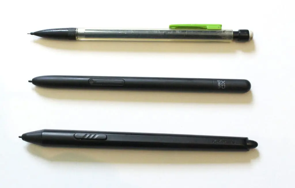Comparatif des stylets de la tablette Magic Drawing pad et de l'Artis Pro 16 de XP-Pen