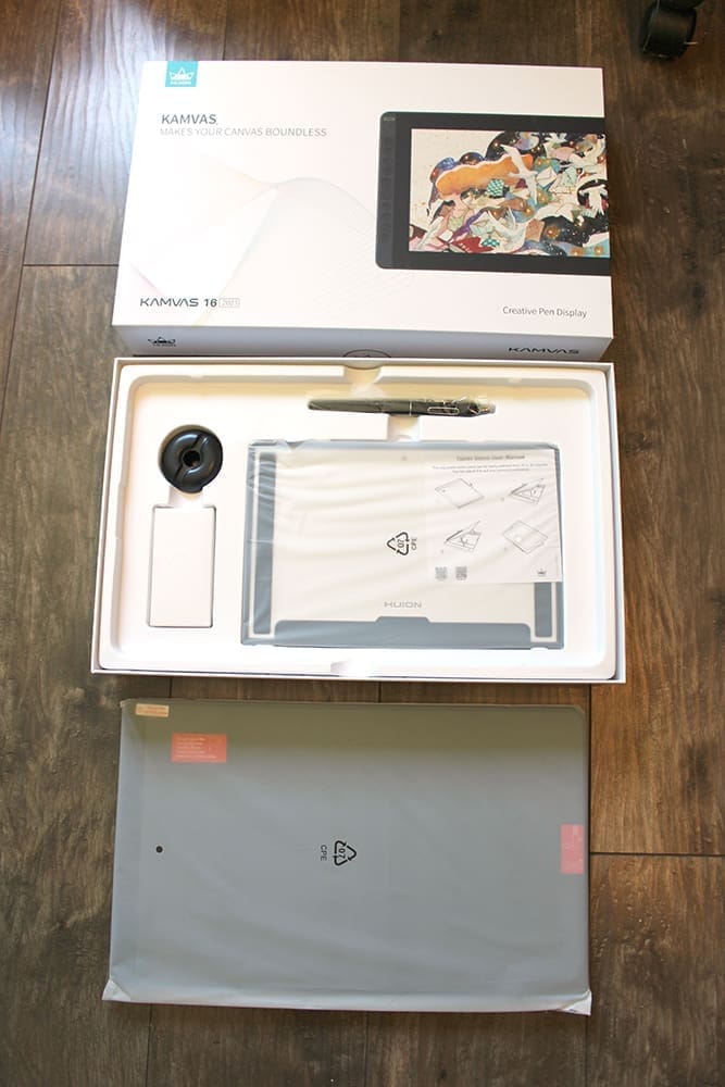 Unboxing de la tablette graphique à écran Kamvas 16 (2021)