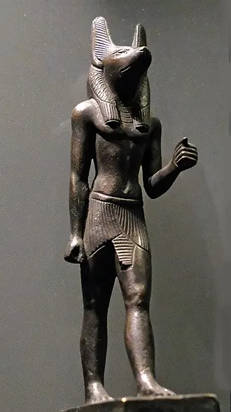 330px F2224 Louvre Anubis rwk